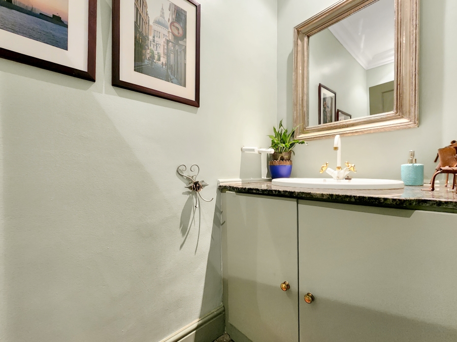3 Bedroom Property for Sale in Newlands Western Cape
